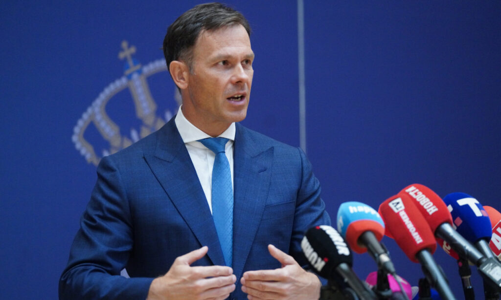 СИНИША МАЛИ